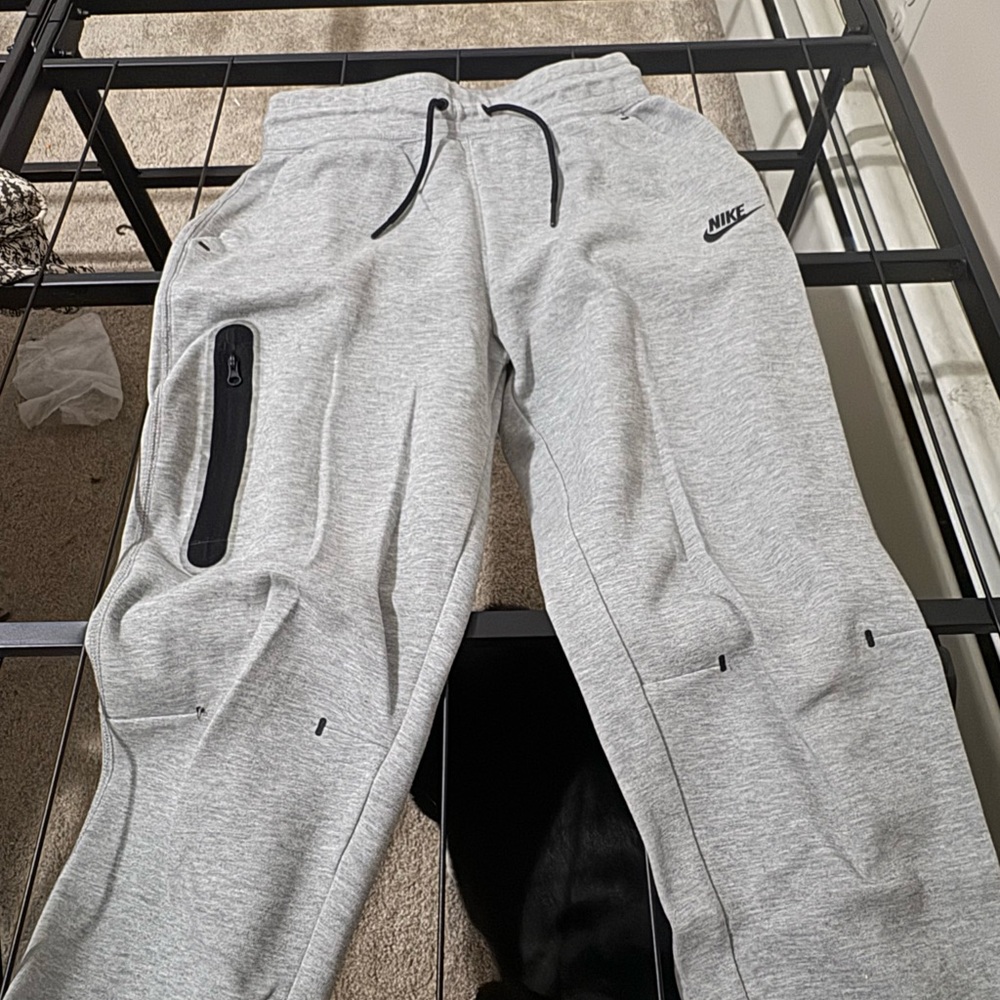 Youth Large Nike Tech Fleece light Gray Joggers with Black Accents - Picture 3 of 7